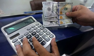 Черный курс доллара в Туркменистане достиг рекордной отметки