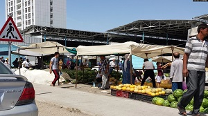 Новые ограничения обострили дефицит продуктов и рост цен в Туркменабаде