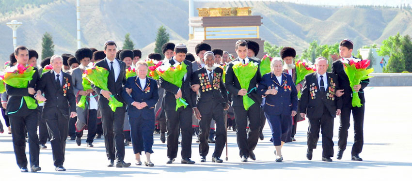 7 8 9 10 мая. День Победы в Туркменистане. 6 Октября день памяти в Туркменистане. День Победы в Туркмении фото. 9 Мая Таджикистан.