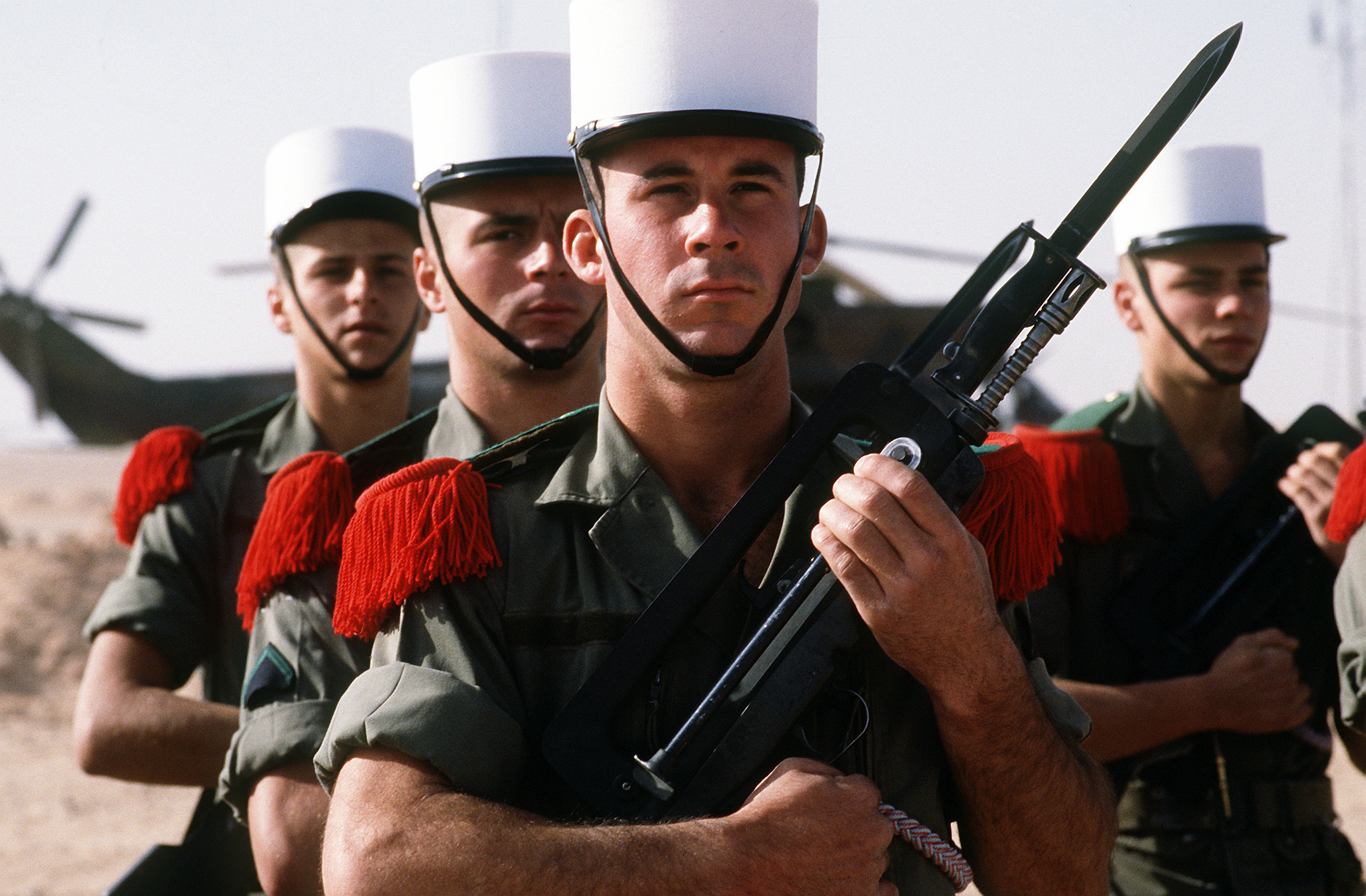 Фото: defenseimagery.mil  Французский иностранный легион,  Саудовская Аравия, 1992