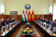 «Дорожный компромисс, парламентские итоги и китайский бунт» - обзор СМИ Кыргызстана за неделю