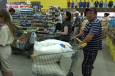 Казахстанцы массово скупают продукты