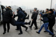 Перед протестами Штаты начали учить Казахстан демократии