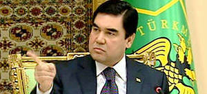 Туркменский президент отказался от роли учредителя всех СМИ, но сохранил рычаги влияния на них  