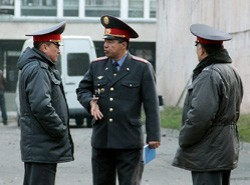 Киргизский милиционер избил пограничника и отобрал магнитолу