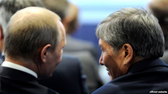 Политологи: третьего не дано! Кыргызстан должен выбрать с кем он – с Россией или Штатами?