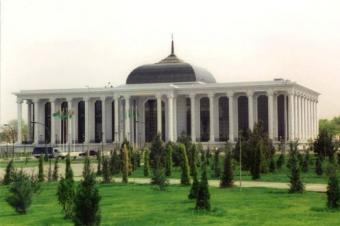 Двухпартийный парламент. Впервые в туркменском парламенте появился депутат от недавно зарегистрированной политической партии промышленников и предпринимателей