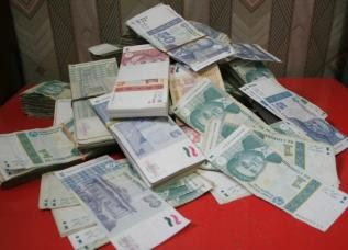 Фальшивые сомони наводнили оборот наличных денег в Таджикистане