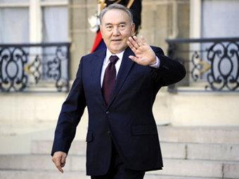 Назарбаев хотел бы мирно передать власть, чтобы его дело продолжалось, чтобы все не повернулось вспять