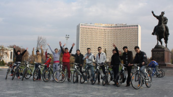 Президент Узбекистана запретил использование велосипедов в стране