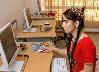 Туркменистан поклоняется веку Интернета, вопреки контролю властей