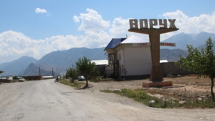 На границе анклава Ворух произошел межэтнический конфликт между кыргызами и таджиками