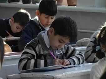 Дангара. Этнические узбеки хотят получать образование на таджикском языке