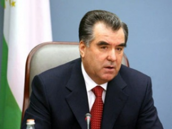 Президент Таджикистана выступает за развитие русского языка