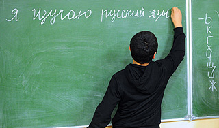 Таджикистан не в состоянии прокормить русских учителей, которых настойчиво зовет к себе Эмомали Рахмон
