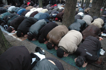 В Москве появляются радикальные русские организации против мусульман
