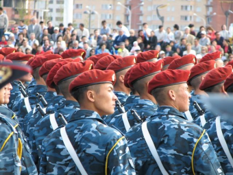Казахстан планирует полностью перейти на службу по контракту