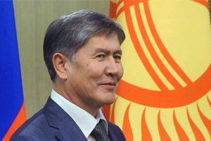Президент Киргизии просит гастарбайтеров вернуться на родину