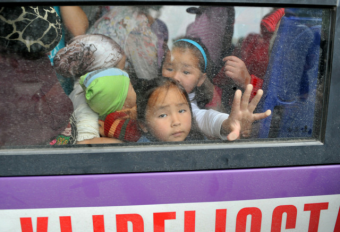 Киргизские депутаты предлагают удвоить бюджет программы по возвращению на родину детей, рожденных за рубежом