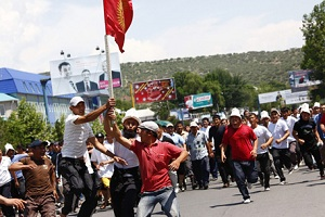 Участники антикумторовского митинга самовольно ввели режим ЧС на территории села Саруу