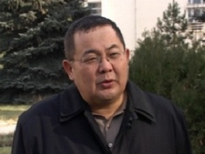 Марат Казакпаев: Власть в Кыргызстане научилась обращаться с митингующими в рамках закона