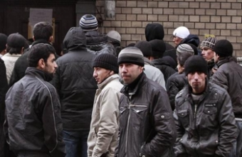 Депутаты Госдумы предложили запретить мигрантам говорить на родном языке