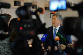Кыргызстан. Пресс-конференция подуставшего Атамбаева