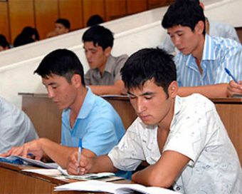 Признаки диктатуры: в Узбекистане взяли под контроль поведение студентов на время каникул