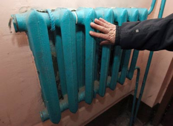В школах и детсадах Узбекистана ввели ночные дежурства. 3-4 человека наблюдают за трубами и батареями отопления