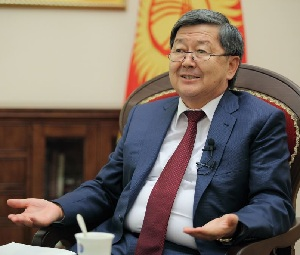 Кыргызский премьер уступит должность тому, кто договорится об увеличении доли страны в «Кумторе» хотя бы до 51%