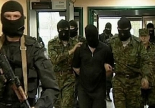 Почти дюжину казахстанцев обвиняют в пропаганде и финансировании террористической деятельности