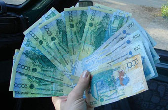Ни в коем случае нельзя бежать и скупать доллары - казахстанский аналитик