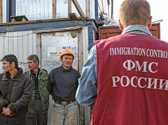 Нелегалы в законе. Российская Партия власти предлагает объявить амнистию миллионам мигрантов