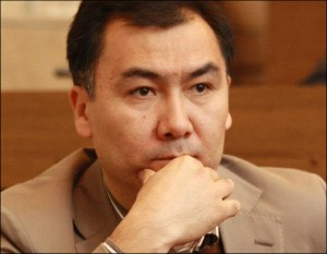 Странам ЦА необходимо начать региональный диалог по поиску гарантий неприкосновенности границ - политический деятель Кыргызстана о военной безопасности в Азии