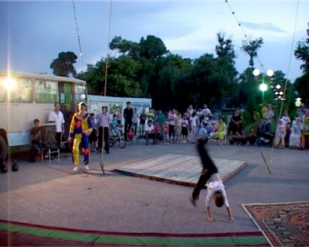 Весна – сезон гастролей для узбекских бродячих цирков