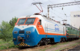 Первый пассажирский электровоз KZ4AT прибыл на завод «Электровоз құрастыру зауыты»