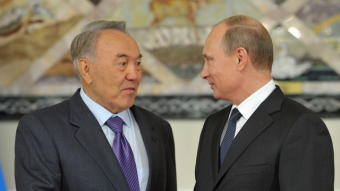 Украинский кризис приковывает Казахстан к российской орбите