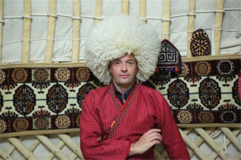 Добро пожаловать в Туркменистан, или Выключи камеру и садись кушай! Бельгийский документалист Том Ваэс о Туркменистане