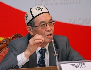 Президенту Атамбаеву предложили вести все переговоры только на кыргызском. Главу комиссии по госязыку не смущает диалог с лидерами стран СНГ при помощи переводчика