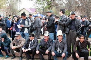 «Несвоевременные инициативы и митинги оппозиции» - обзор СМИ Кыргызстана за неделю