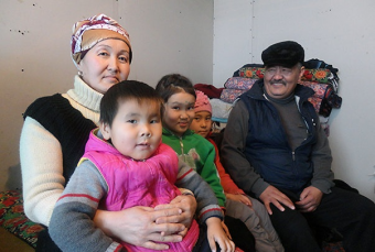 Дети кыргызских мигрантов растут без родителей