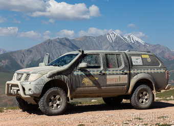 Киргизия: едем горными дорогами к границе с Китаем