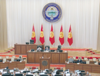 Парламент Киргизии приступил к оценке Таможенного союза. Оппозиция пытается оттянуть принятие дорожной карты