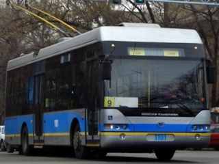 Алматинцы не спешат пересаживаться на общественный транспорт