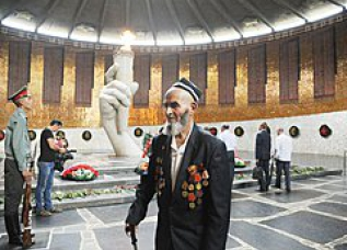 Путин исполнил мечту 89-летнего таджика - защитника Сталинграда