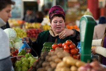 Россияне скупили продукты на казахстанских рынках