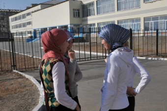 День Сурка: Еще раз про хиджаб и школу в Кыргызстане
