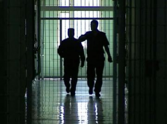 Заключенных в Узбекистане перестанут одевать за госсчет