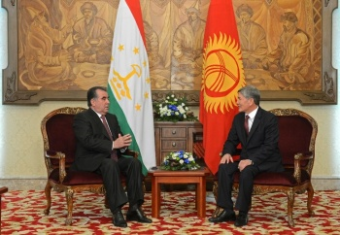 Таджикистан начал выплату компенсаций Кыргызстану