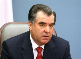 Рахмон: уровень бедности в Таджикистане снизится до 30% уже в 2015 году